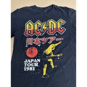 AC/DC 1981 Japan Tour T-shirt Men's Size Medium‎ Modern Reprint